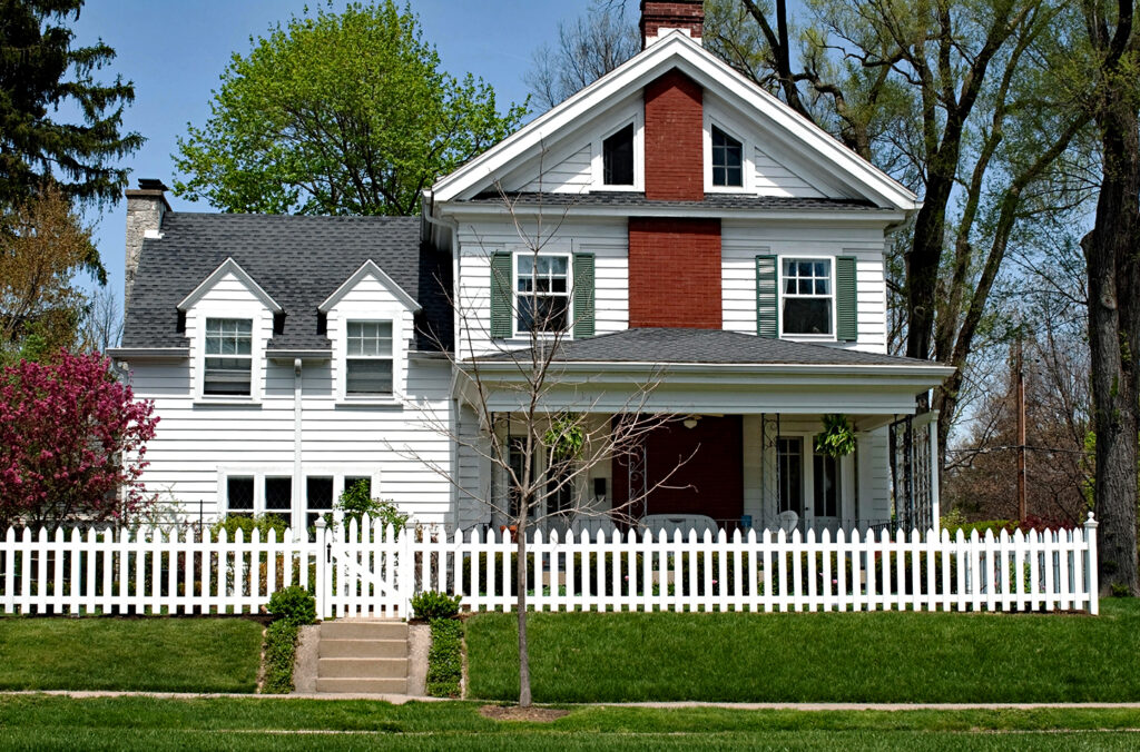 Residential Fencing Ornamental Is a Popular Choice for Canadian Homes